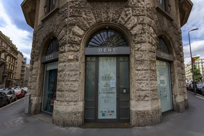 DENS | Studio Dentistico Milano 5 Giornate – Impianti dentali Milano