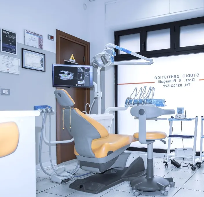 Dentista LORENTEGGIO Fumagalli M4 Odontoiatria Estetica – Protesi Dentali