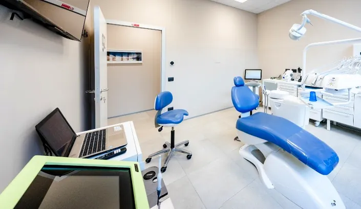 Dott. Giulio Ciampalini Dentista a Brescia Specialista in Gnatologia