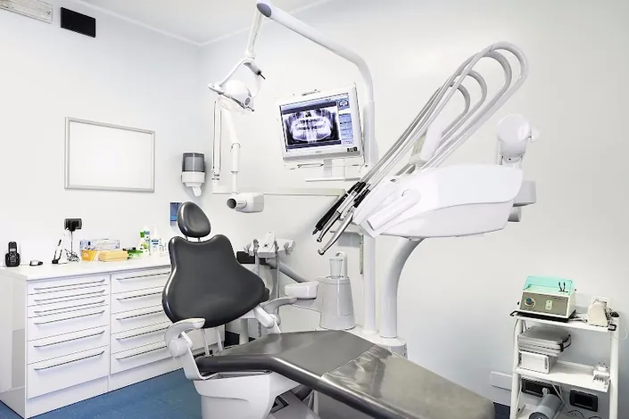 ORALMED S.r.l. Studio Odontoiatrico Polispecialistico