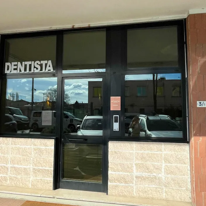 Studio dentistico “Nirasei Dentart”