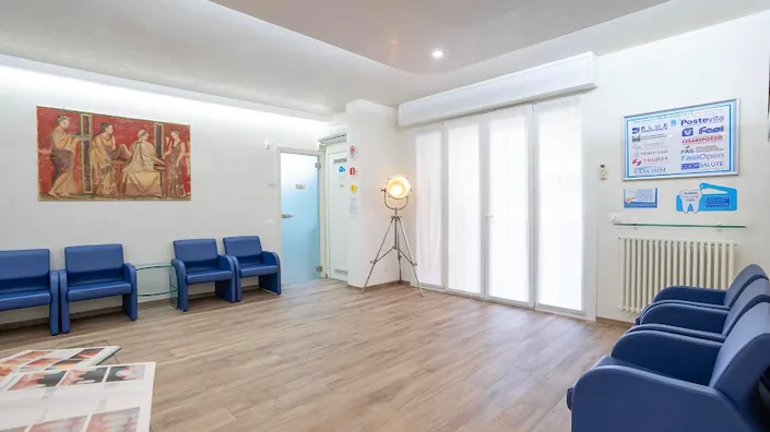 Studio Dentistico Smile Center | Dentista a Verona