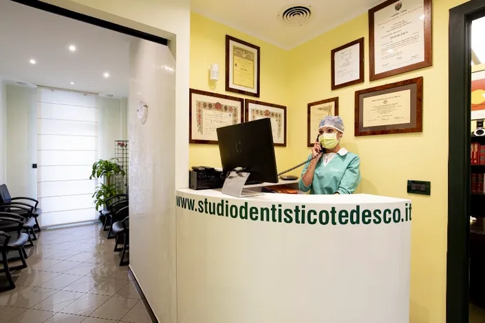 Tedesco Dott. Andrea – Studio Dentistico – Medico-Chirurgo – Specialista in Odontostomatologia e Protesi Dentaria